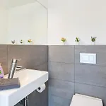 아파트 Prora - Wohnung Mit Terrasse Und Waschmaschine - Happy 빈츠